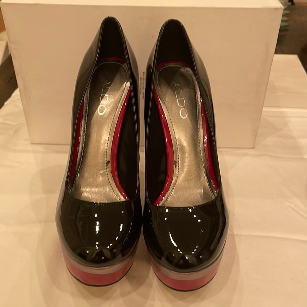 Never worn ALDO platform heels